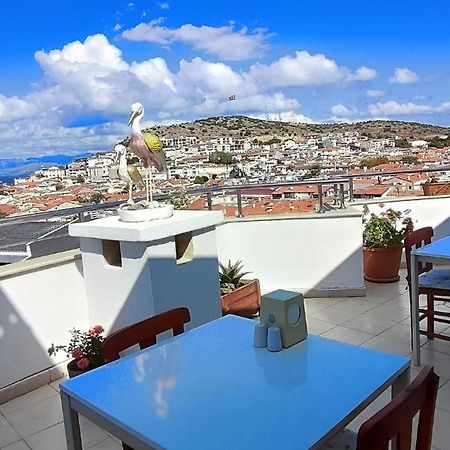 Bonapart Hotel Cesme Bagian luar foto