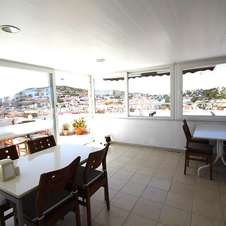 Bonapart Hotel Cesme Bagian luar foto