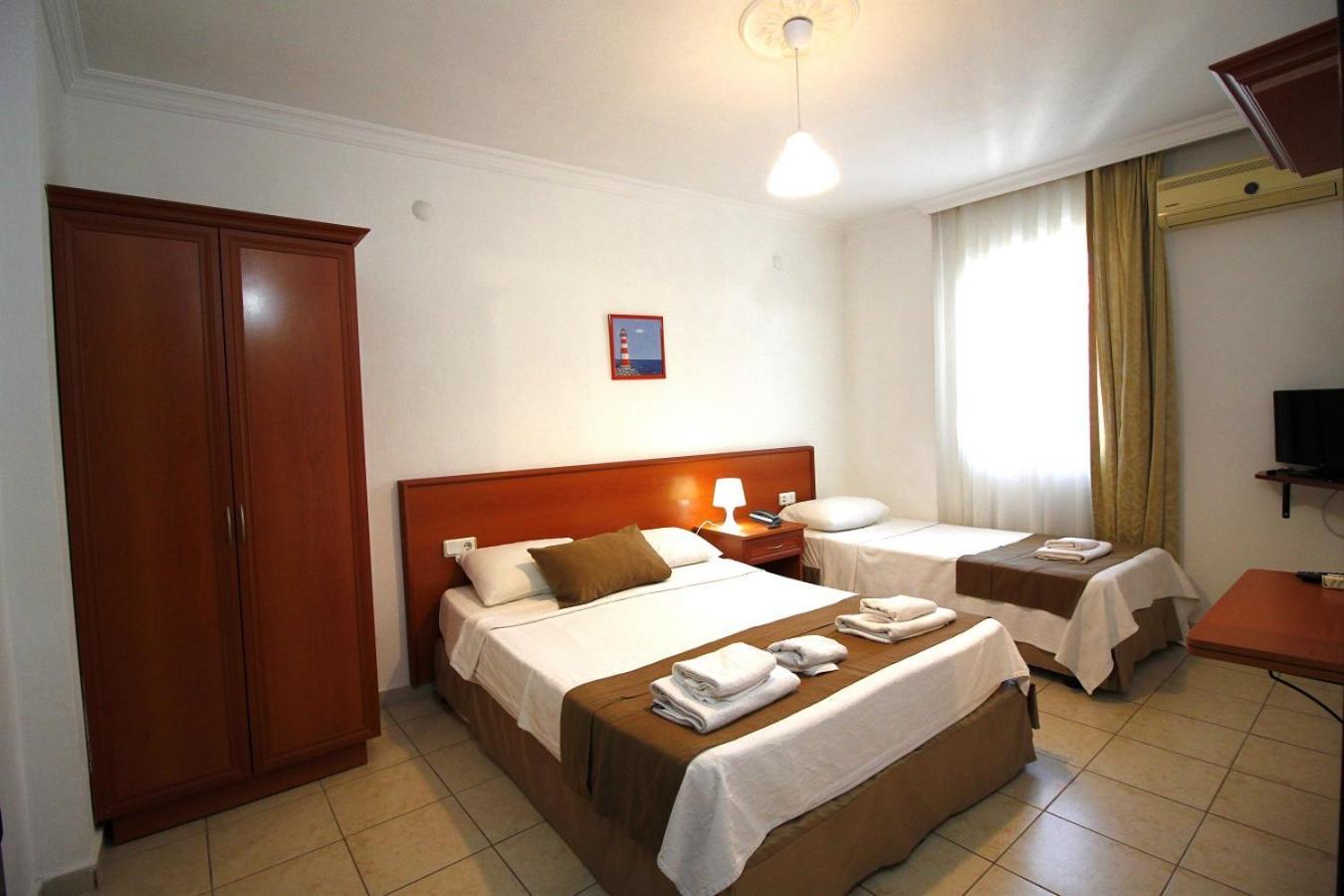 Bonapart Hotel Cesme Bagian luar foto