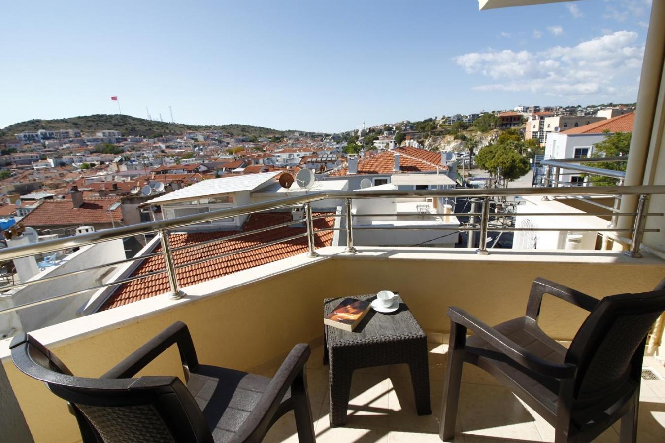 Bonapart Hotel Cesme Bagian luar foto