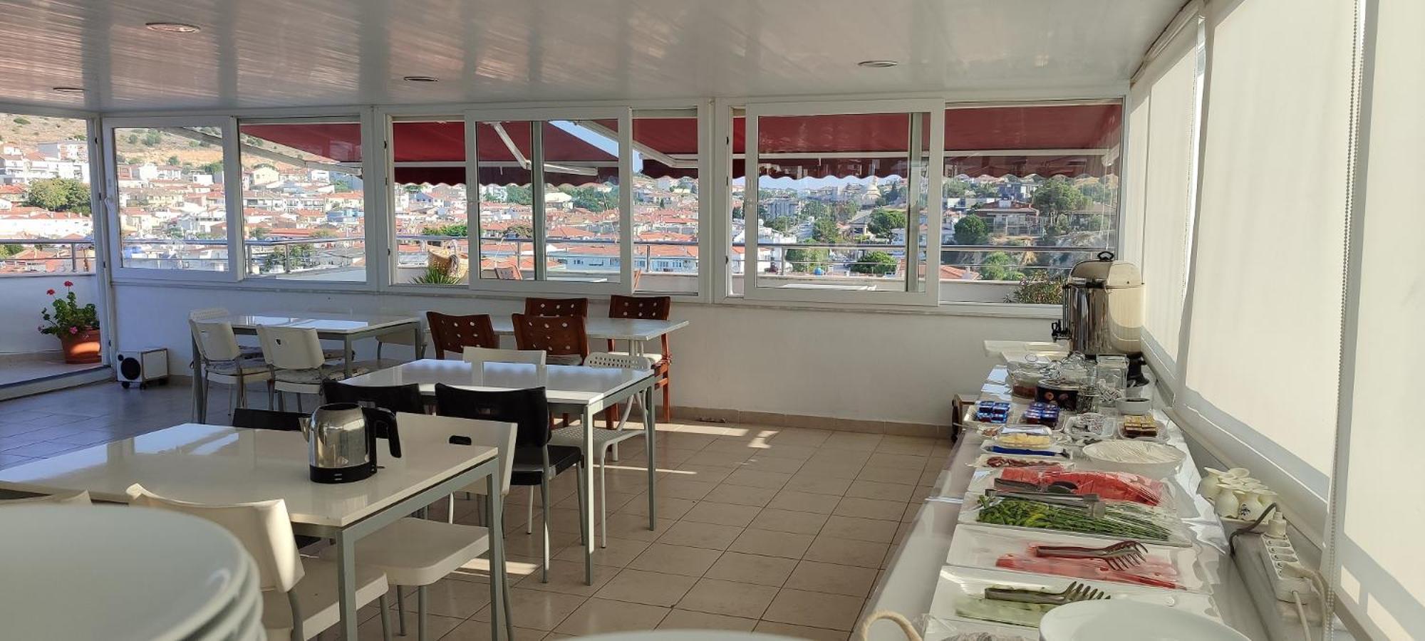 Bonapart Hotel Cesme Bagian luar foto