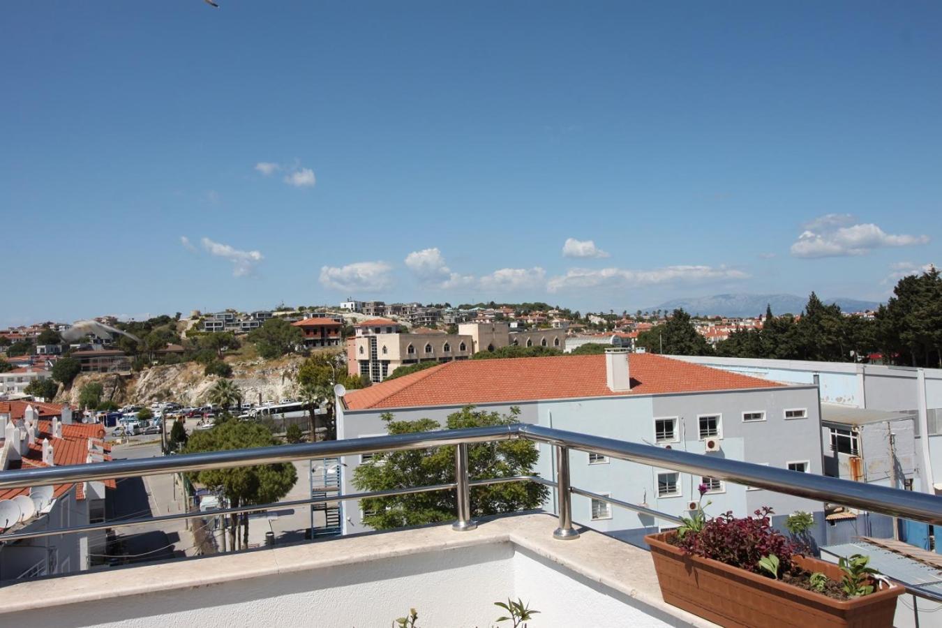 Bonapart Hotel Cesme Bagian luar foto