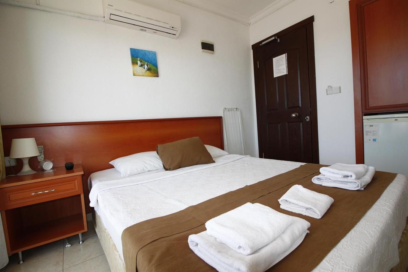 Bonapart Hotel Cesme Bagian luar foto