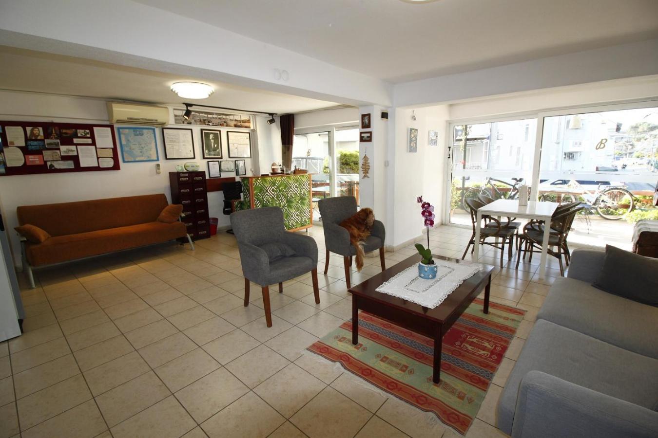 Bonapart Hotel Cesme Bagian luar foto
