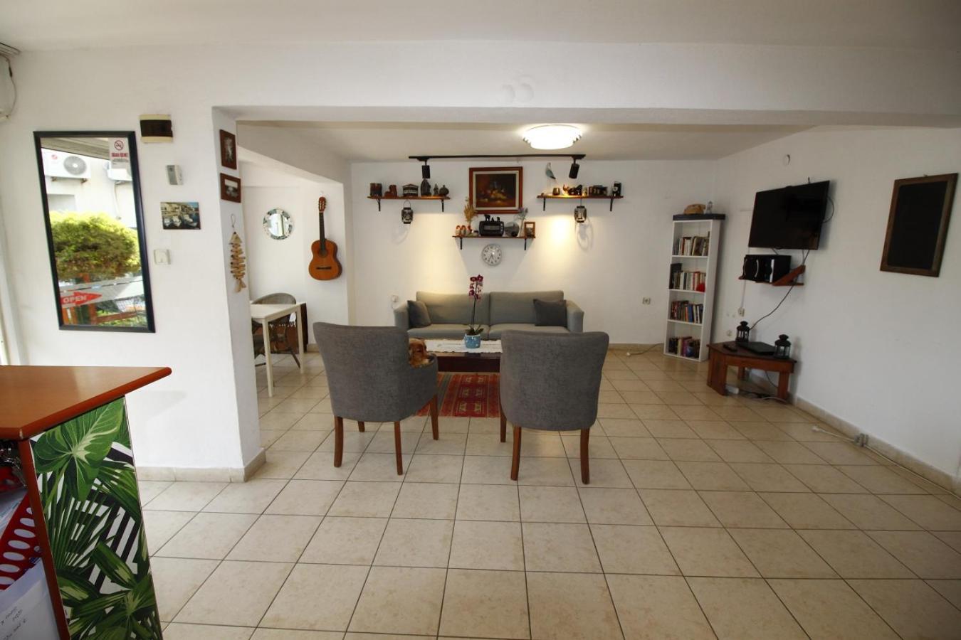 Bonapart Hotel Cesme Bagian luar foto