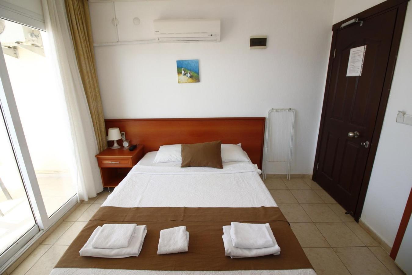 Bonapart Hotel Cesme Bagian luar foto