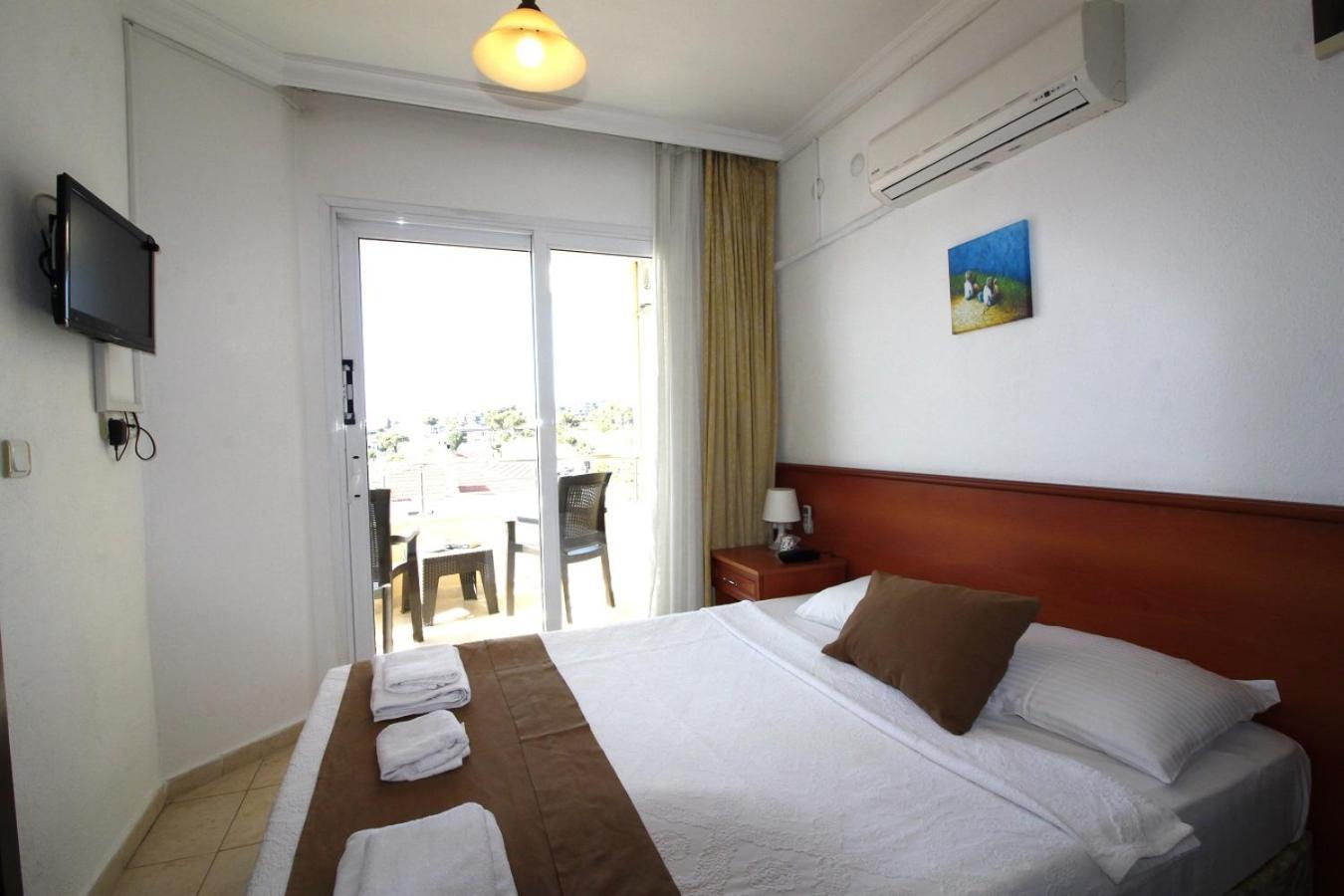 Bonapart Hotel Cesme Bagian luar foto