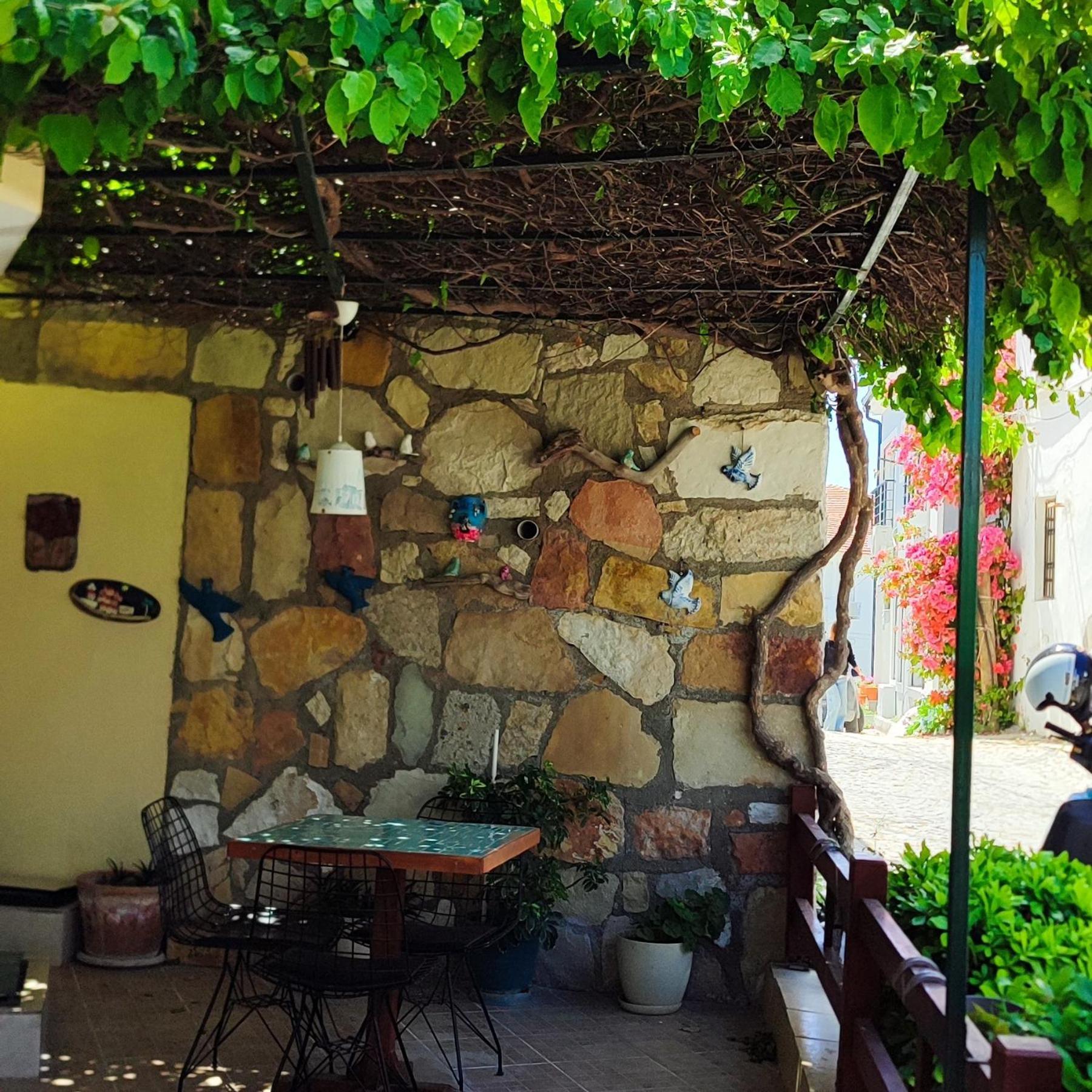 Bonapart Hotel Cesme Bagian luar foto