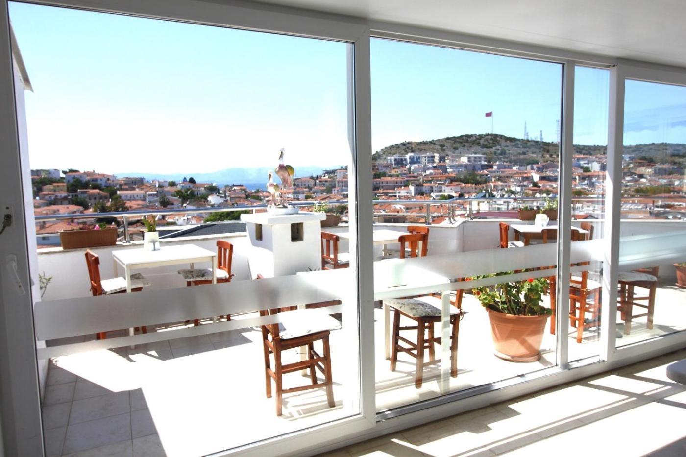 Bonapart Hotel Cesme Bagian luar foto