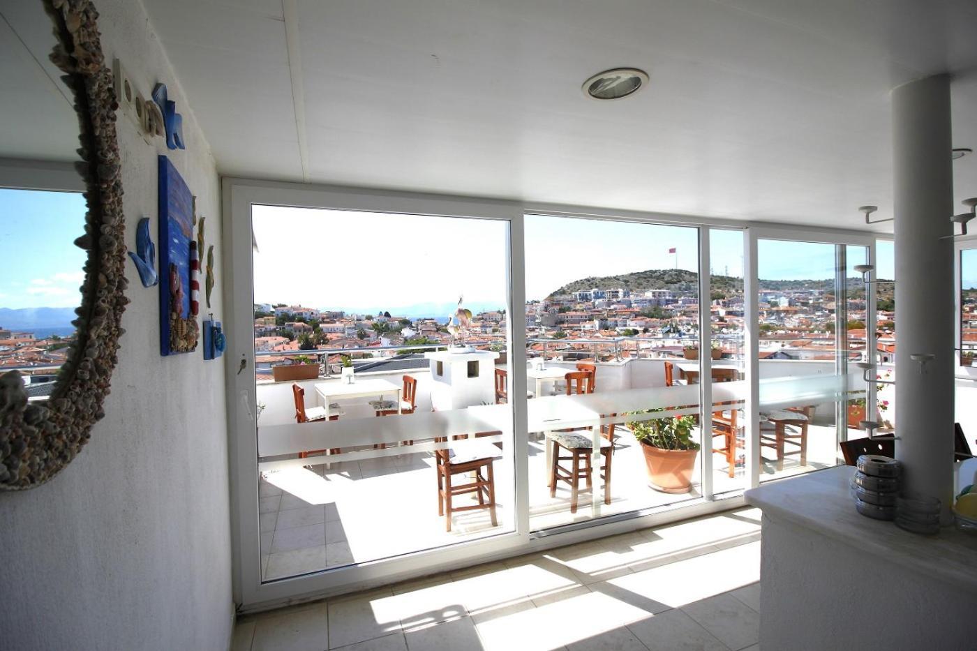 Bonapart Hotel Cesme Bagian luar foto