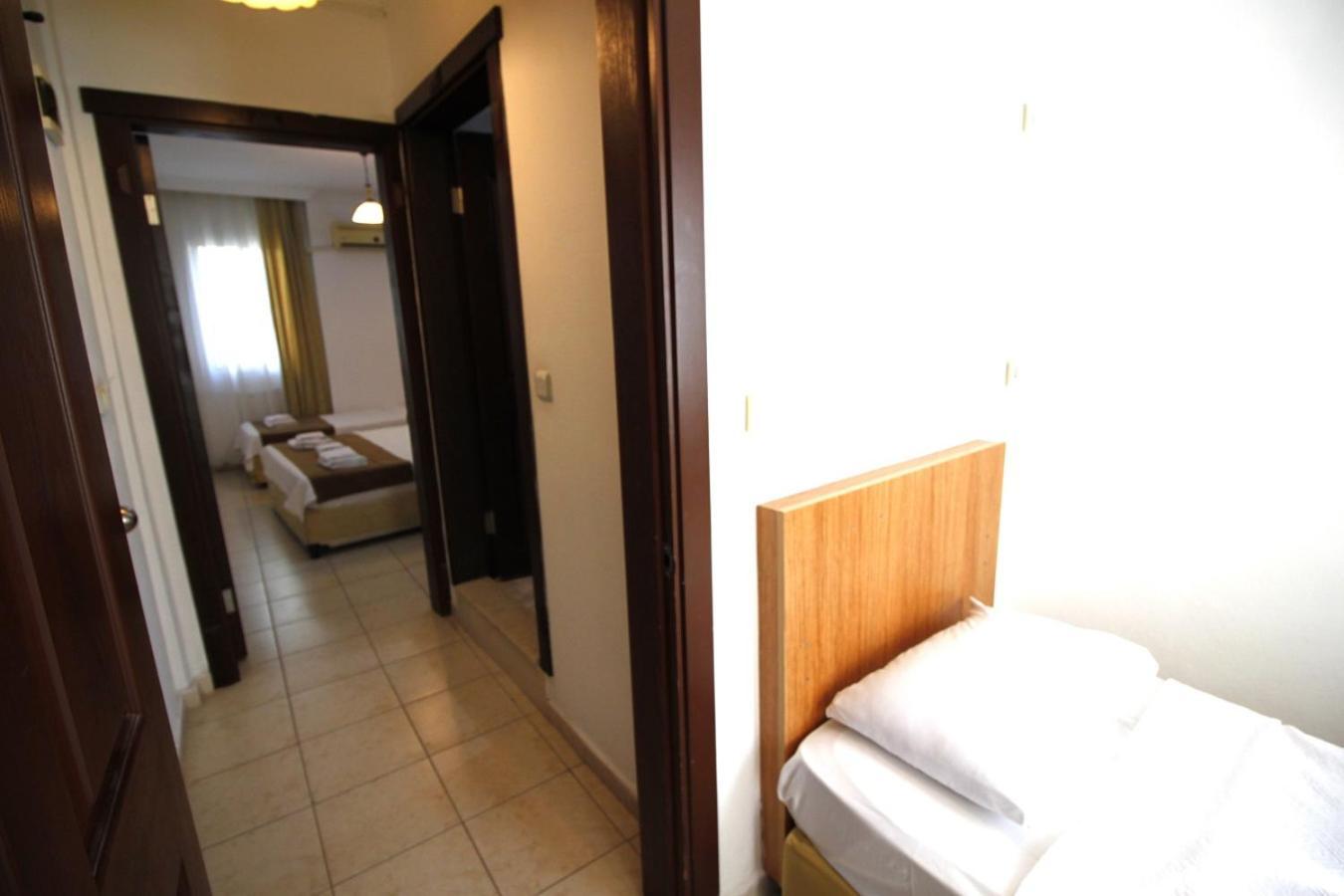 Bonapart Hotel Cesme Bagian luar foto